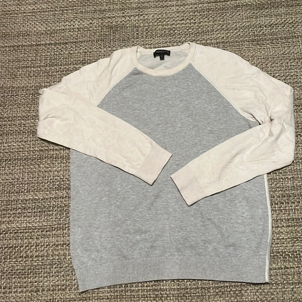EXPRESS MENS SIZE LARGE SWEATSHIRT